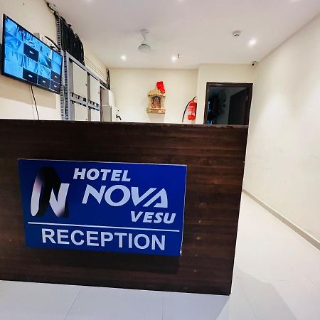 Hotel Nova Vesu สุรัต ภายนอก รูปภาพ